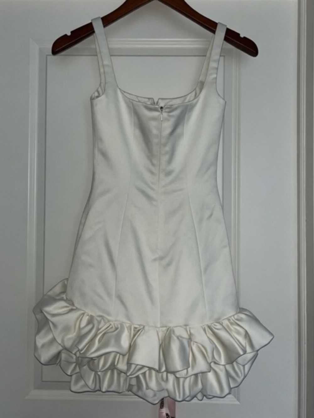 HOUSE OF CB 'Lilou' Ivory Ruffle Hem Dress /Size S-US 4-6 $255 - Picture 7 of 7